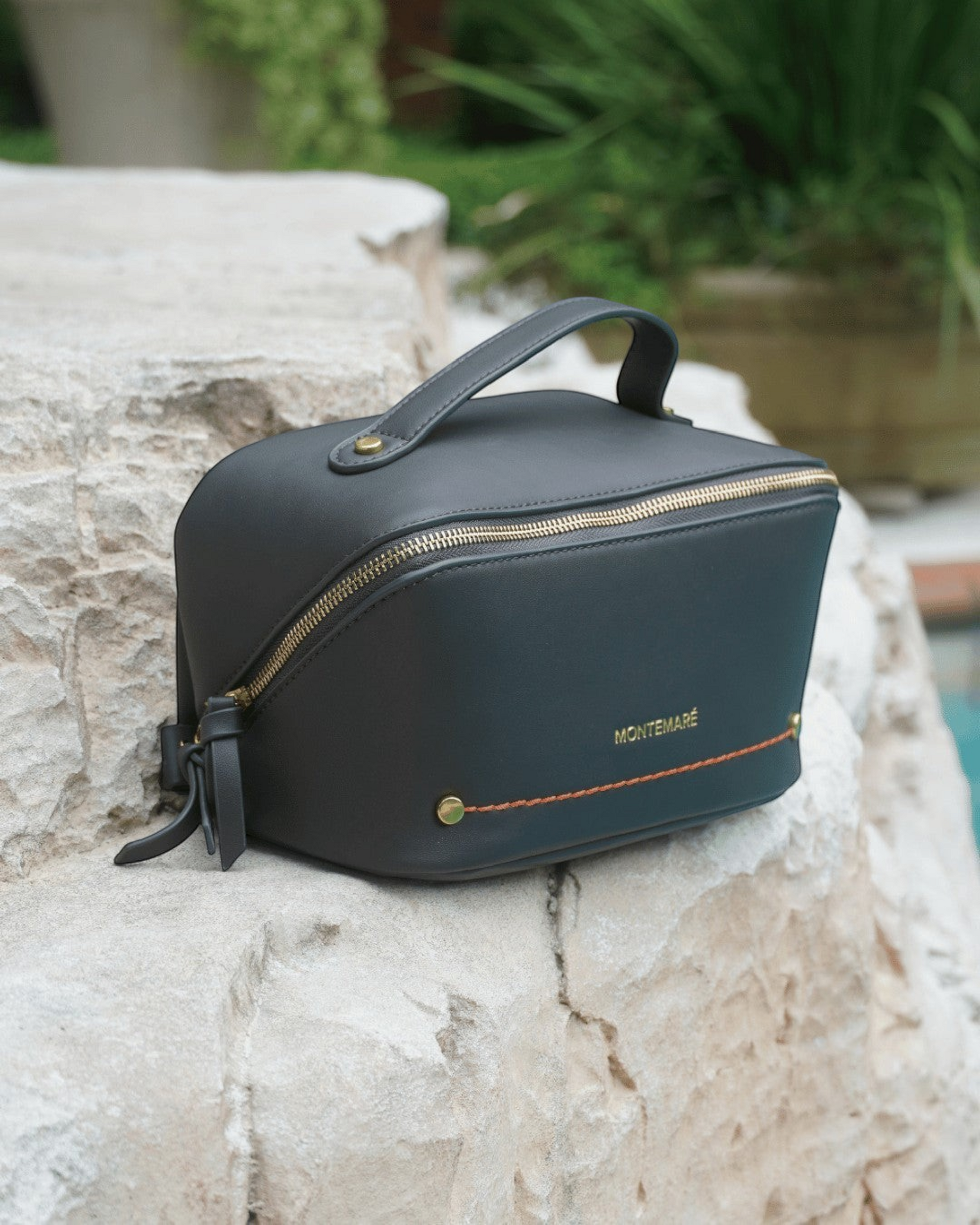 Roma Foldout Toiletry Case – Montemaré