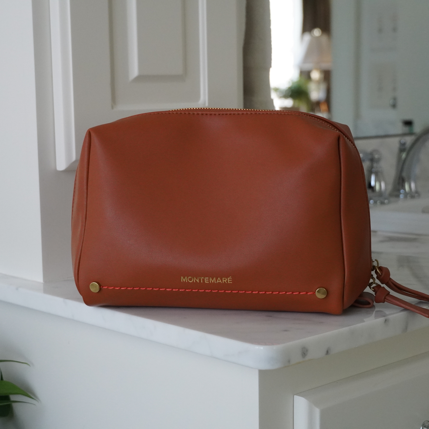 Roma Standing Toiletry Case