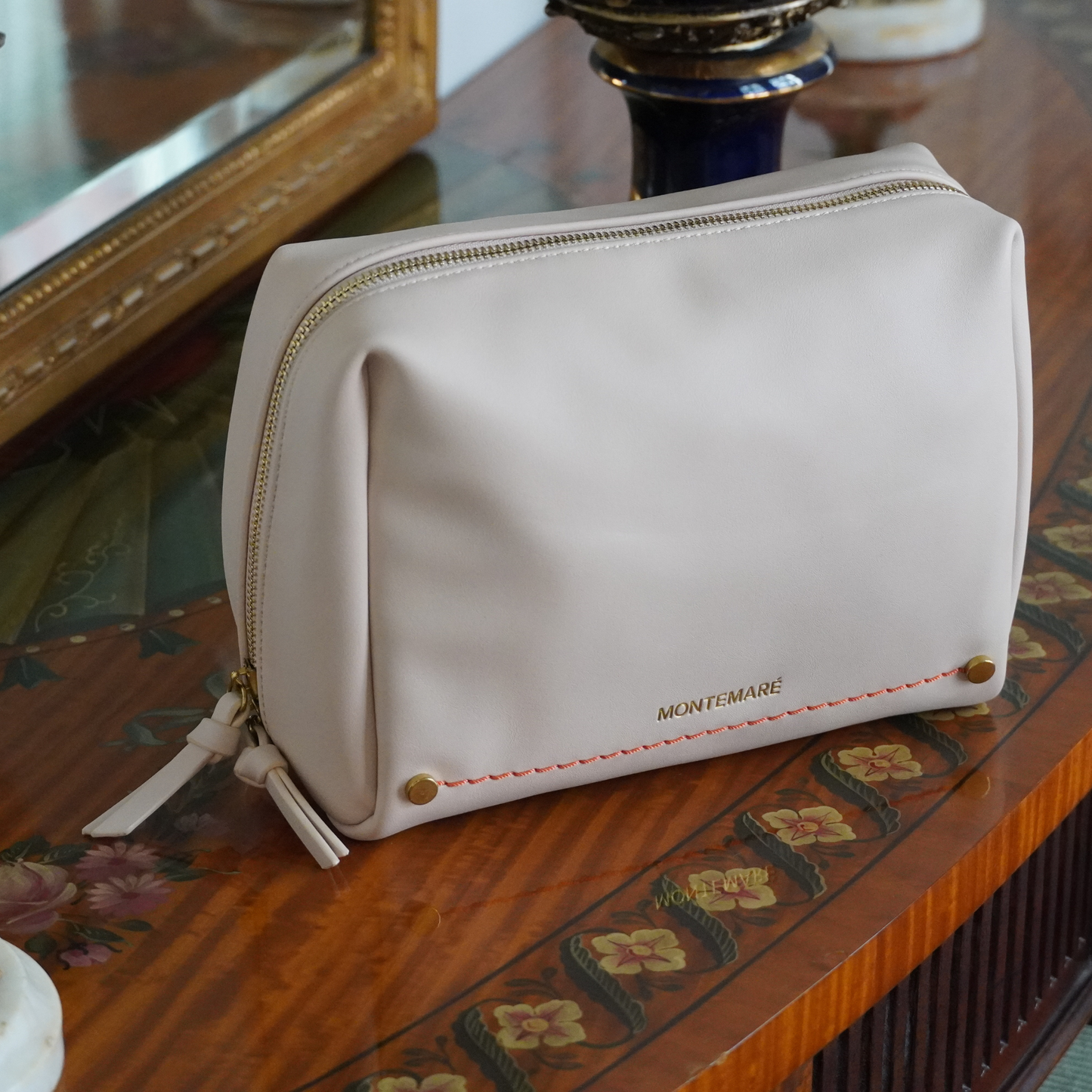 Roma Standing Toiletry Case