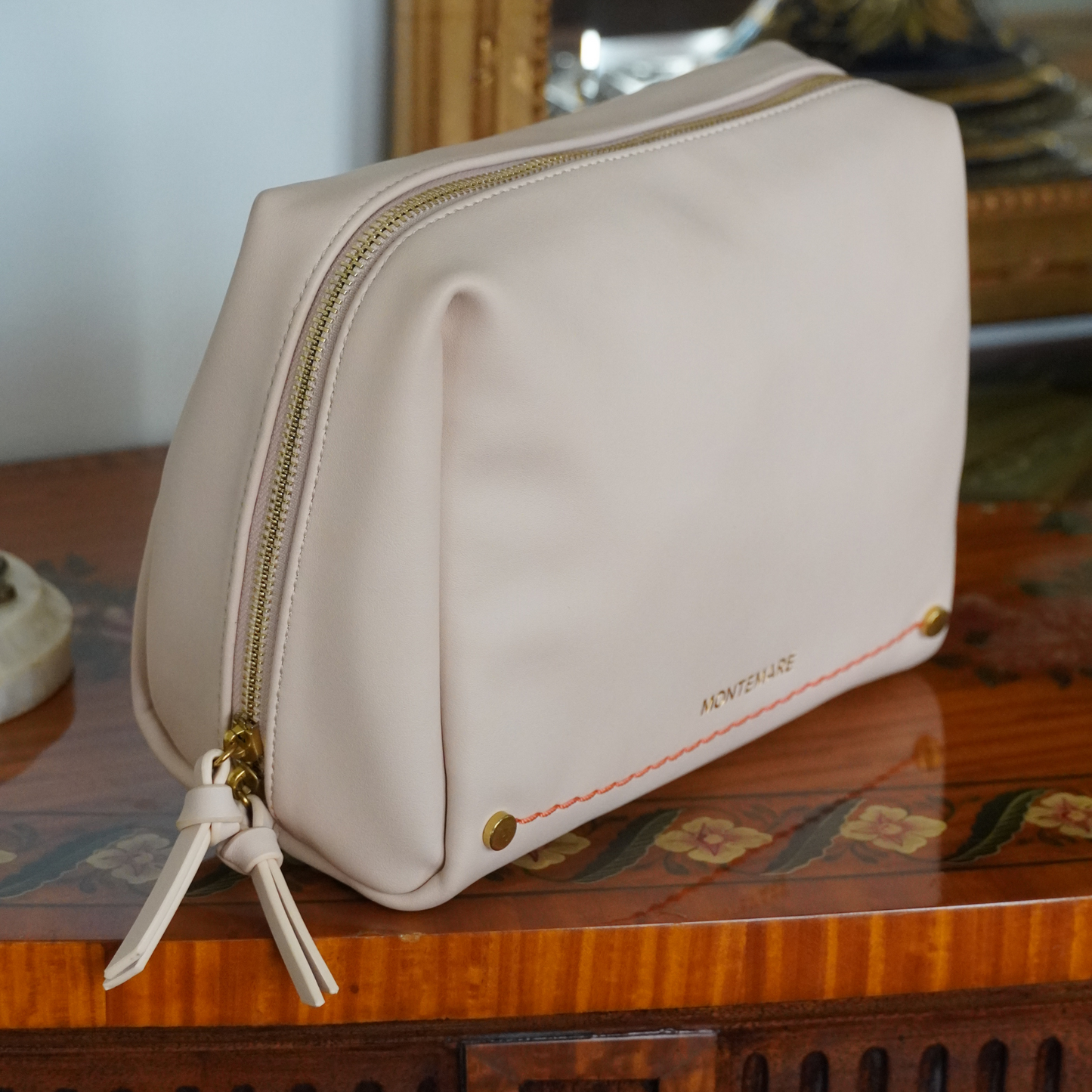Roma Standing Toiletry Case