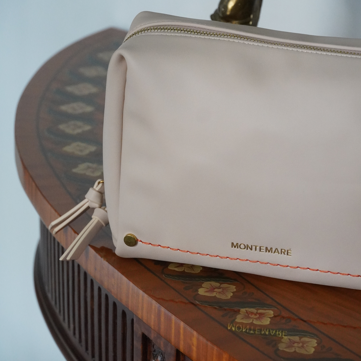 Roma Standing Toiletry Case